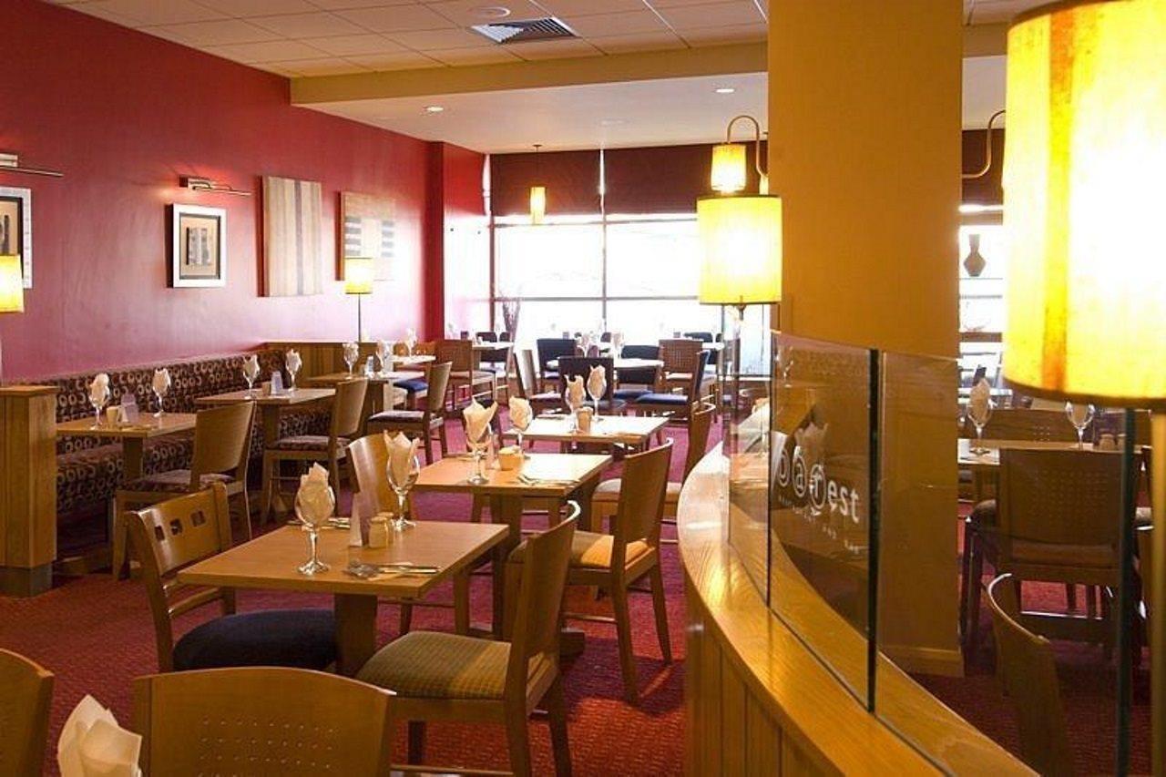Premier Inn West Bromwich Central Екстериор снимка