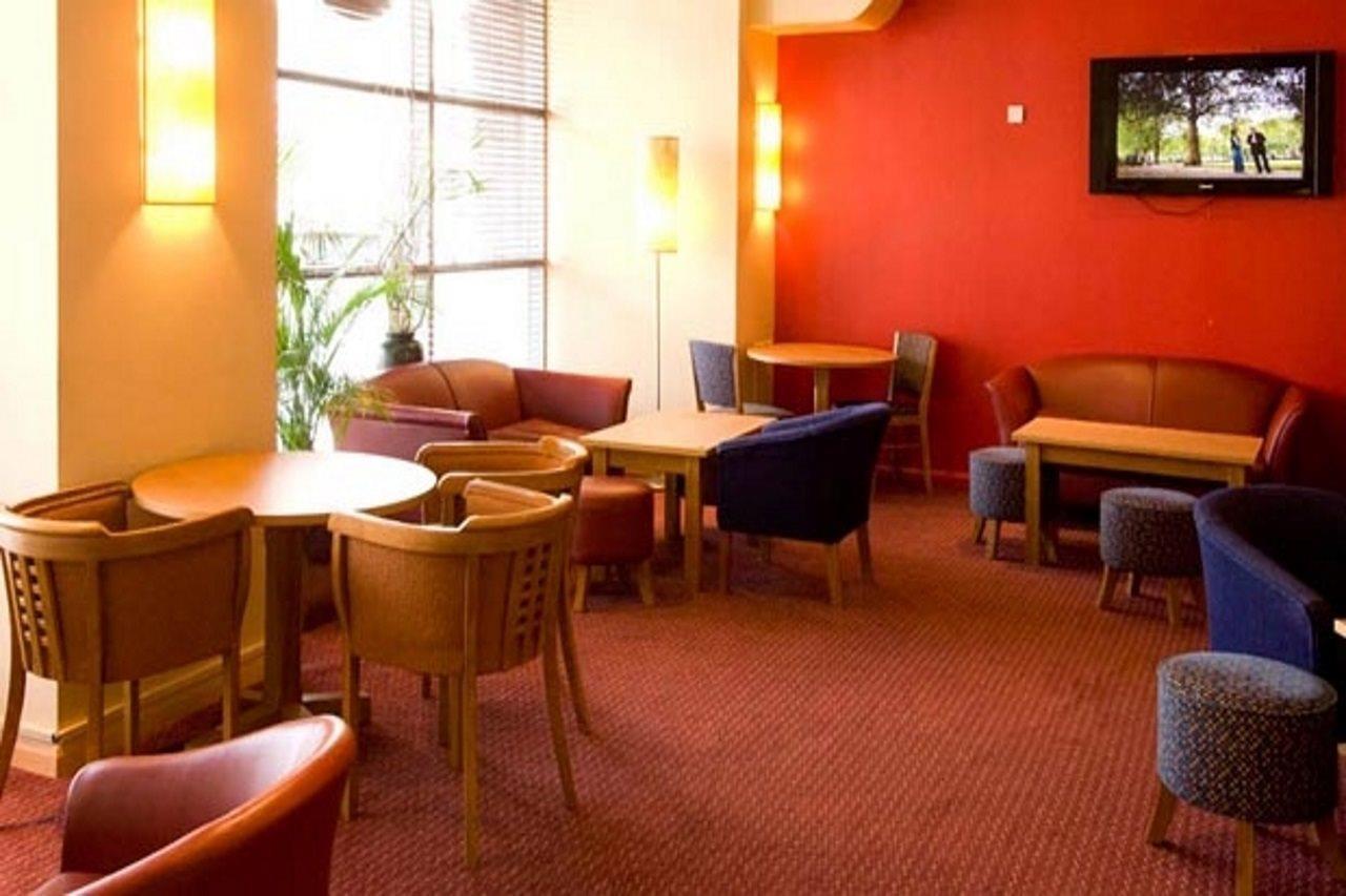 Premier Inn West Bromwich Central Екстериор снимка