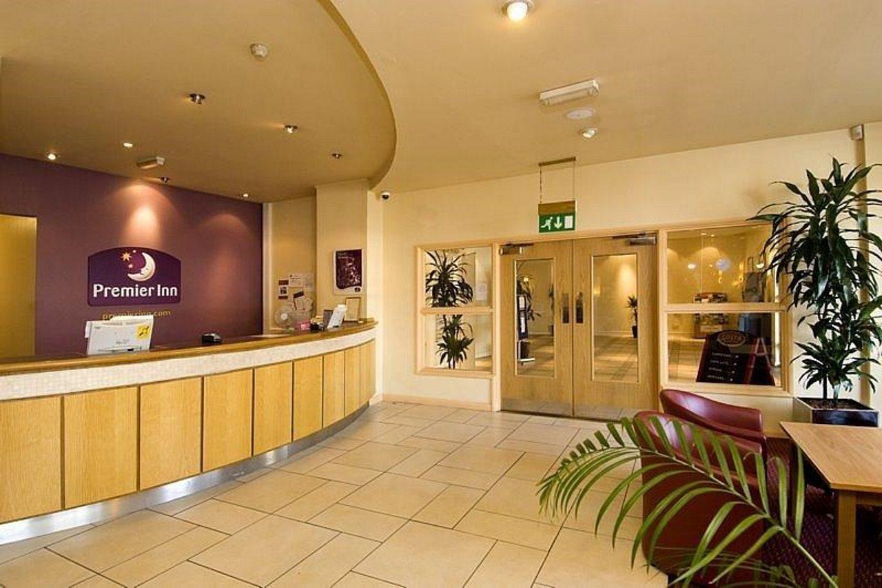 Premier Inn West Bromwich Central Екстериор снимка