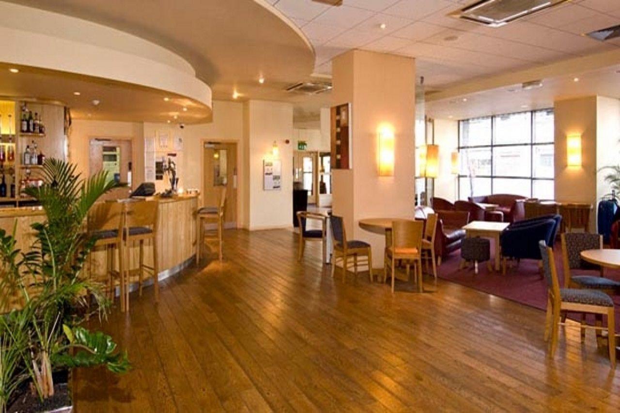 Premier Inn West Bromwich Central Екстериор снимка