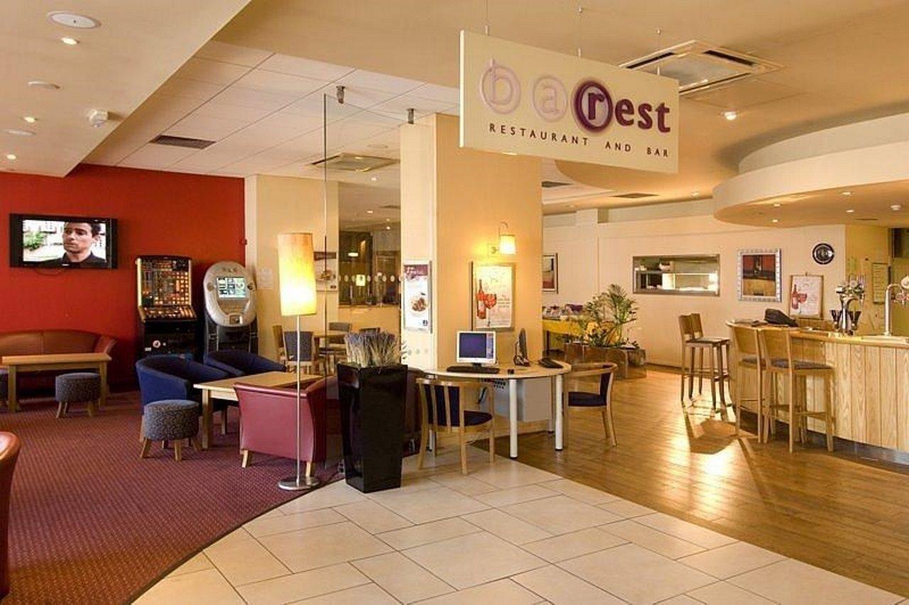 Premier Inn West Bromwich Central Екстериор снимка